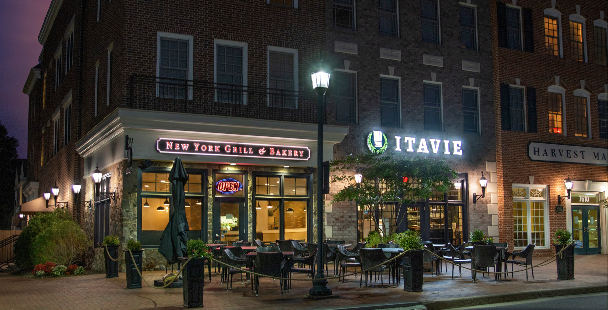 ITAVIE New York Grill & Bakery