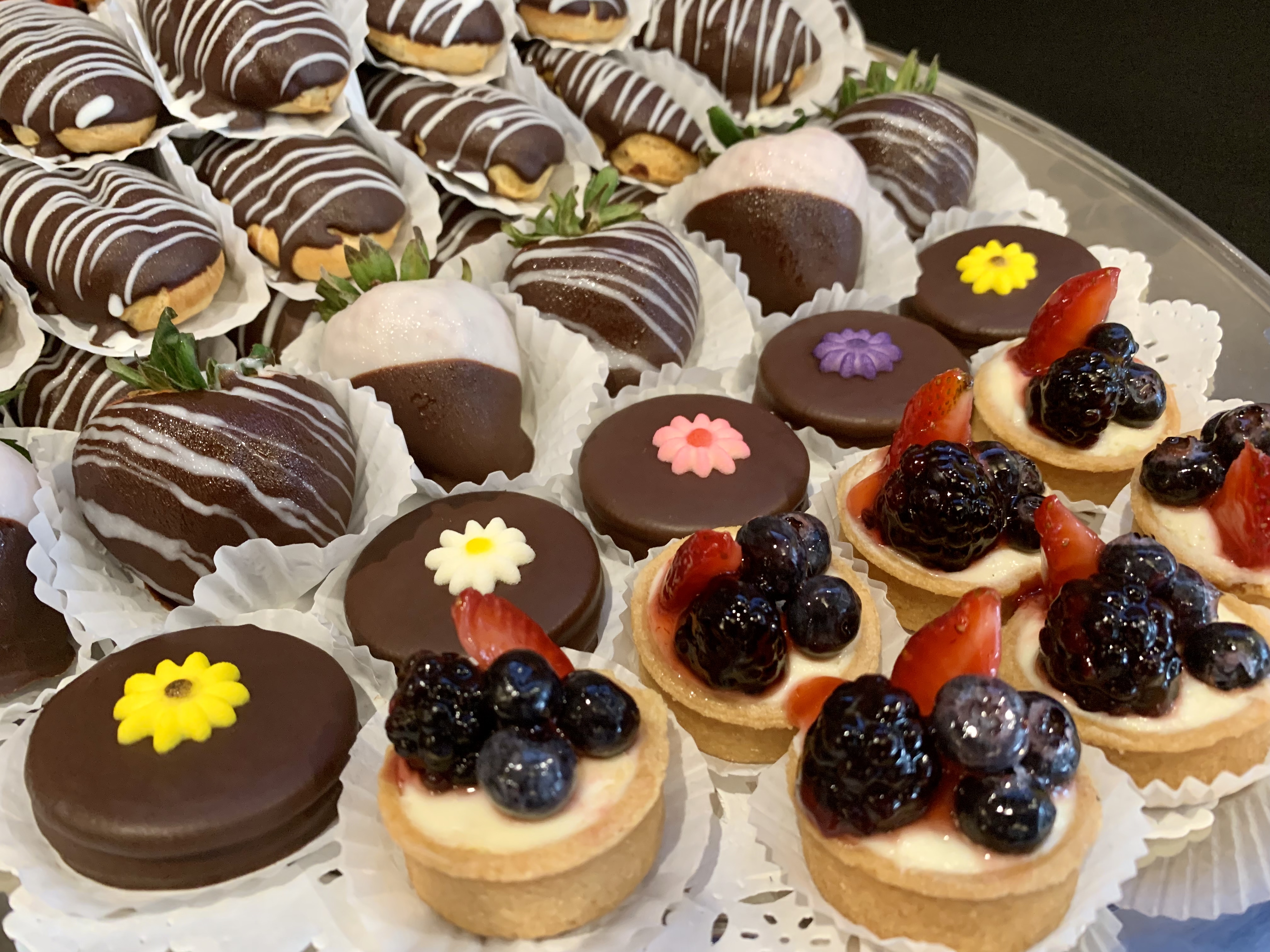 Sweet Tray Supreme - Max and Benny's