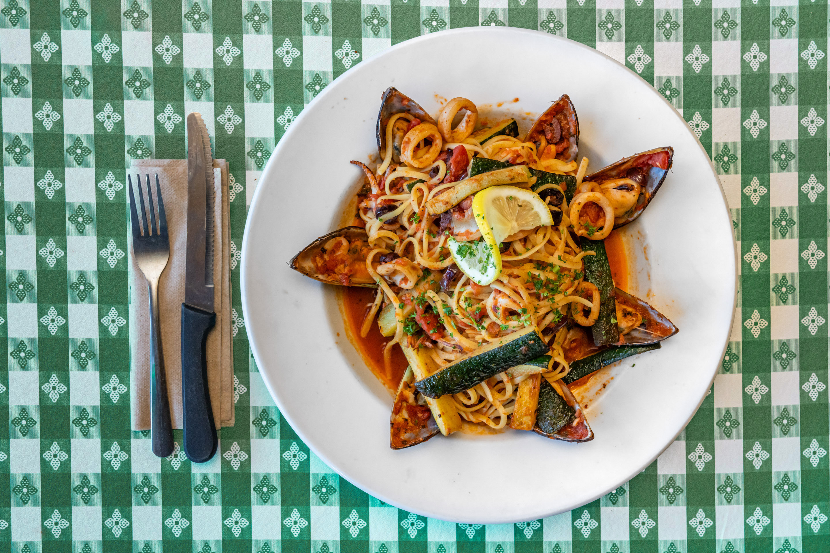 Tri-Colore Porcini Con Pollo - Rocco's Ristorante Pizzeria - Pizza