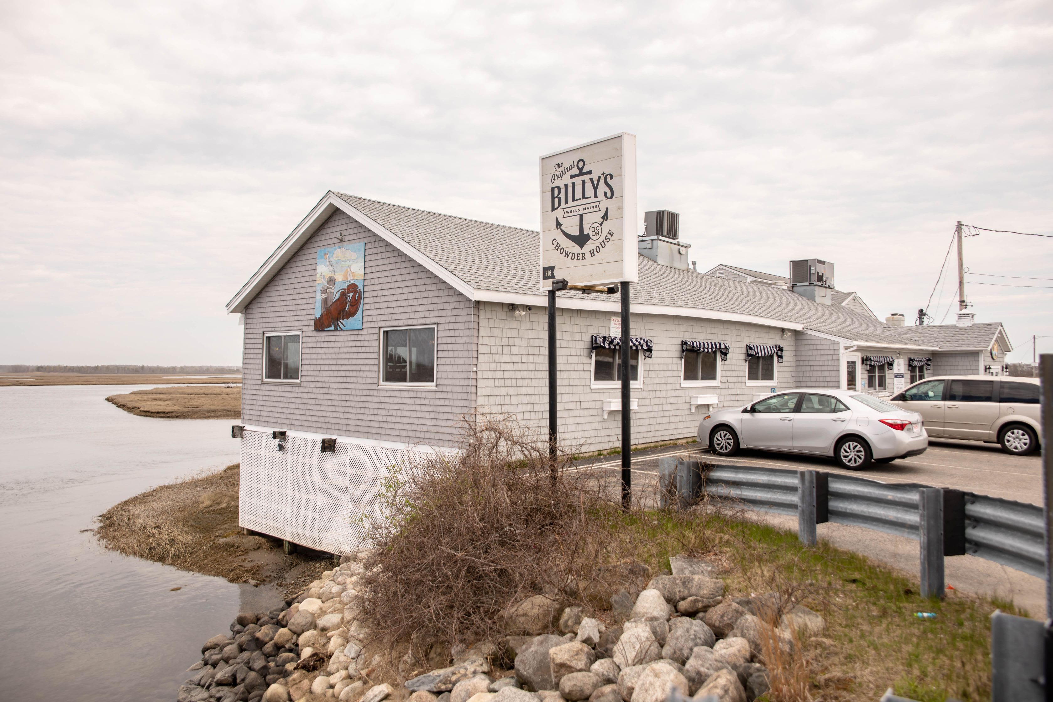 Contact - Billys Chowder House - Seafood Restaurant in Wells, ME