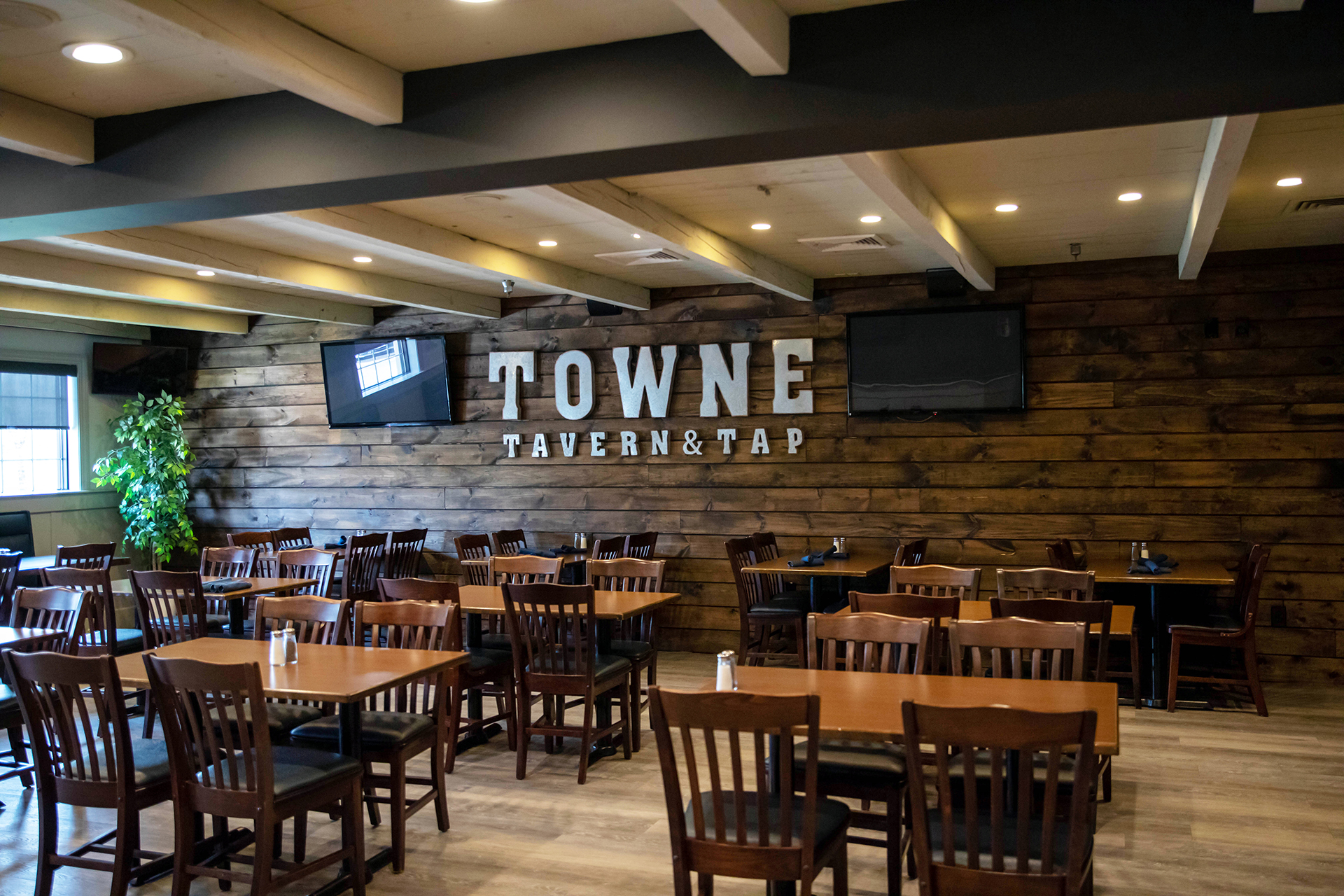 Towne Tavern & Tap - American Restaurant in MA