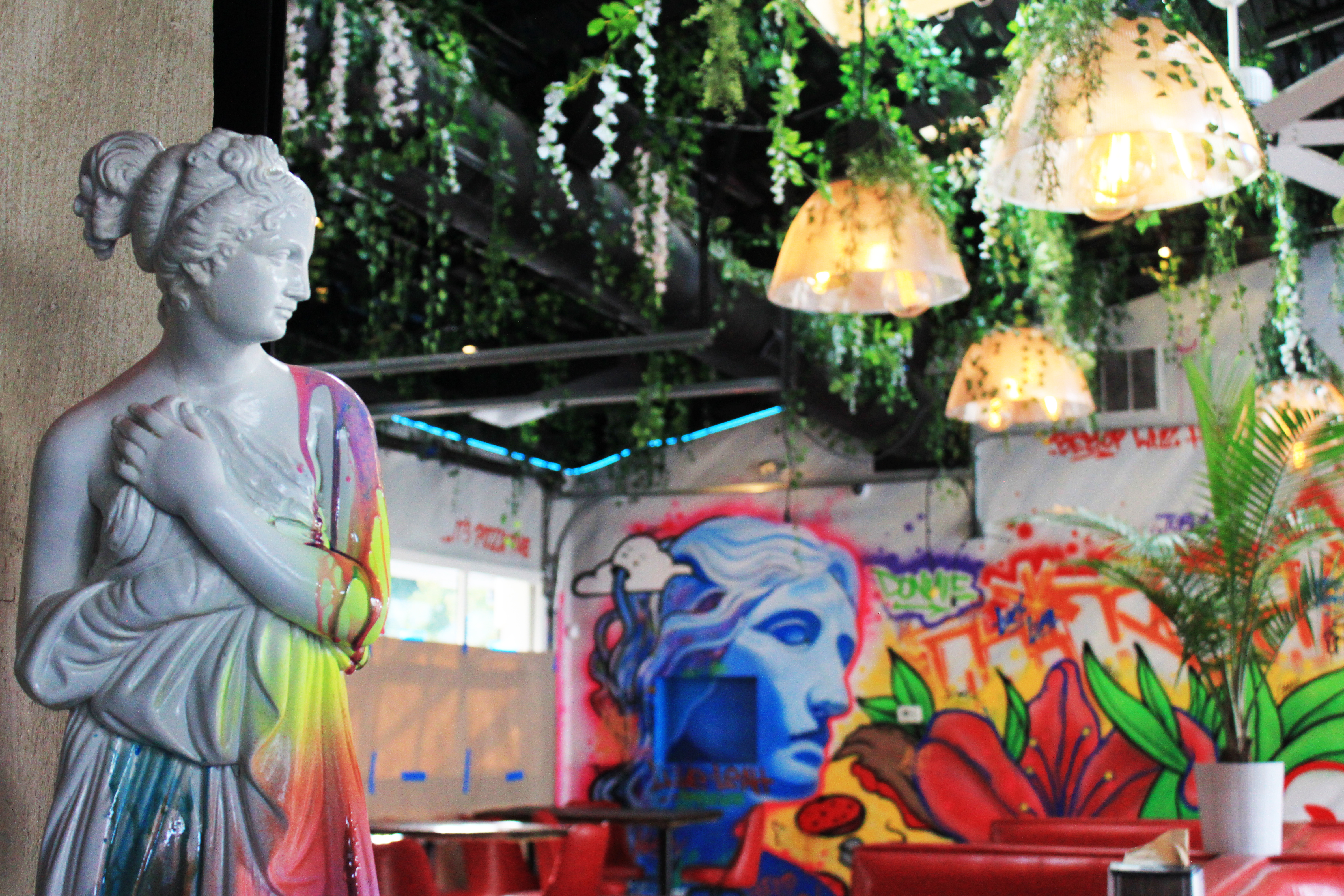 Reservations - Neon Gardens - Pizza Restaurant in Chicago, IL