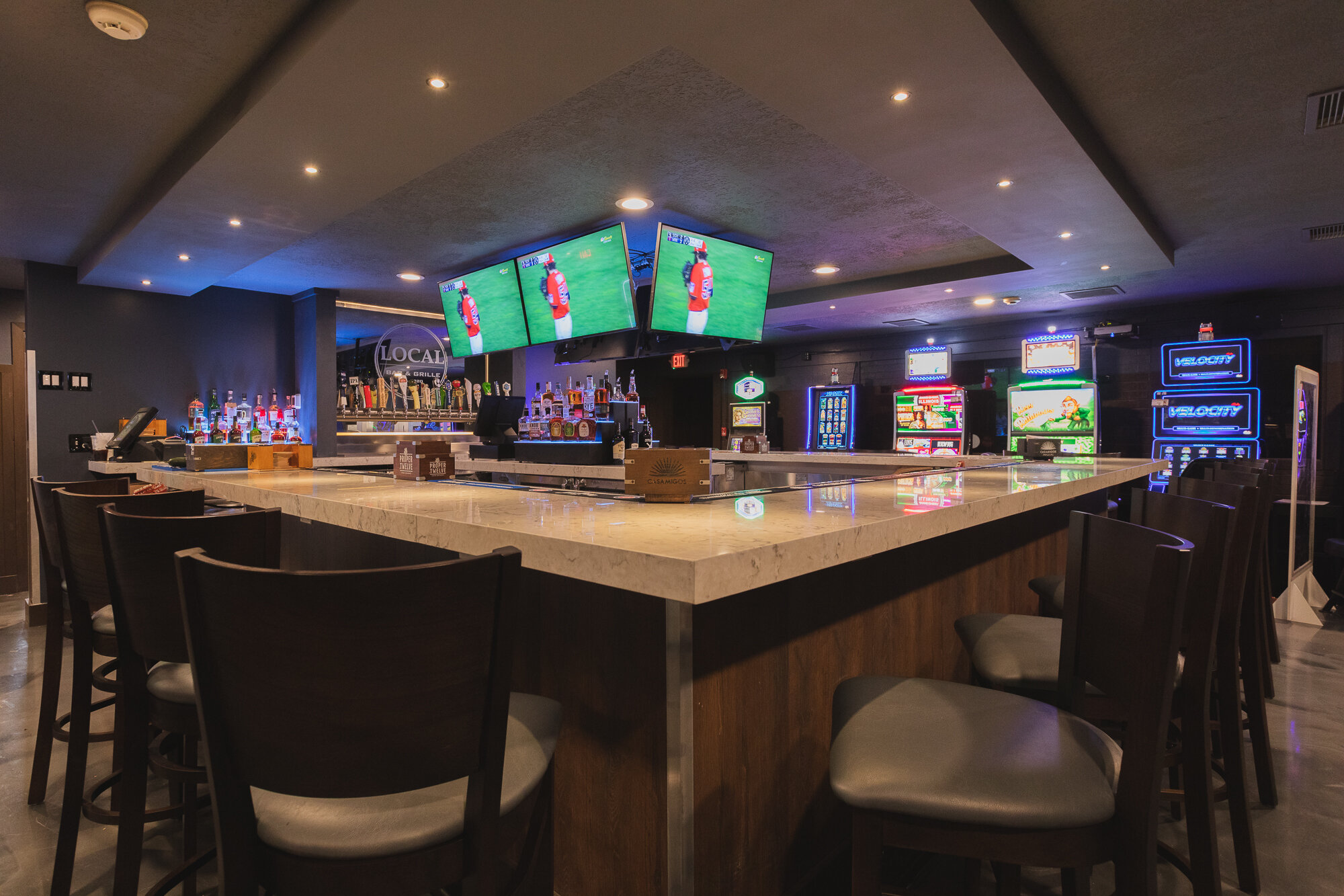 Bende storting Assert Local Bar & Grille - Bar & Grill in Wood Dale, IL