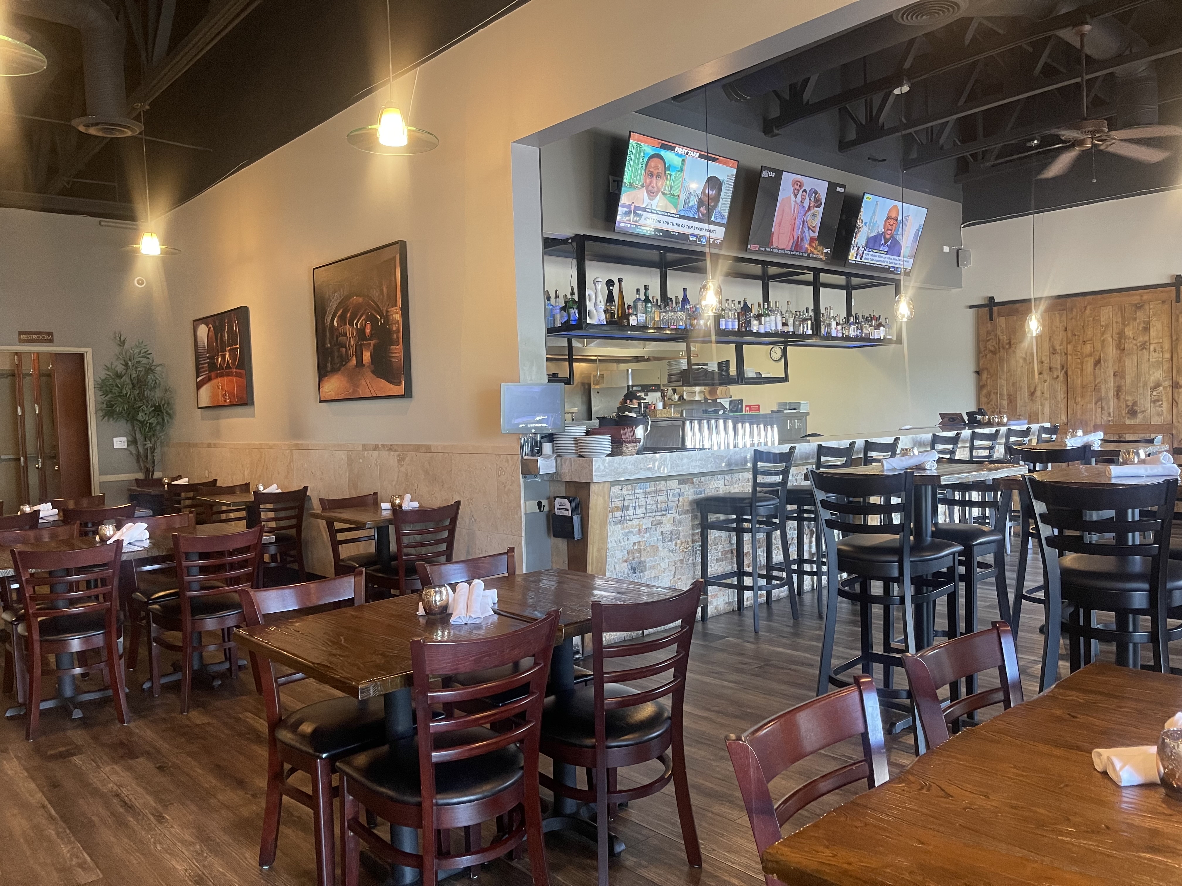 Urban Grill and Wine Bar — Foothill Ranch
