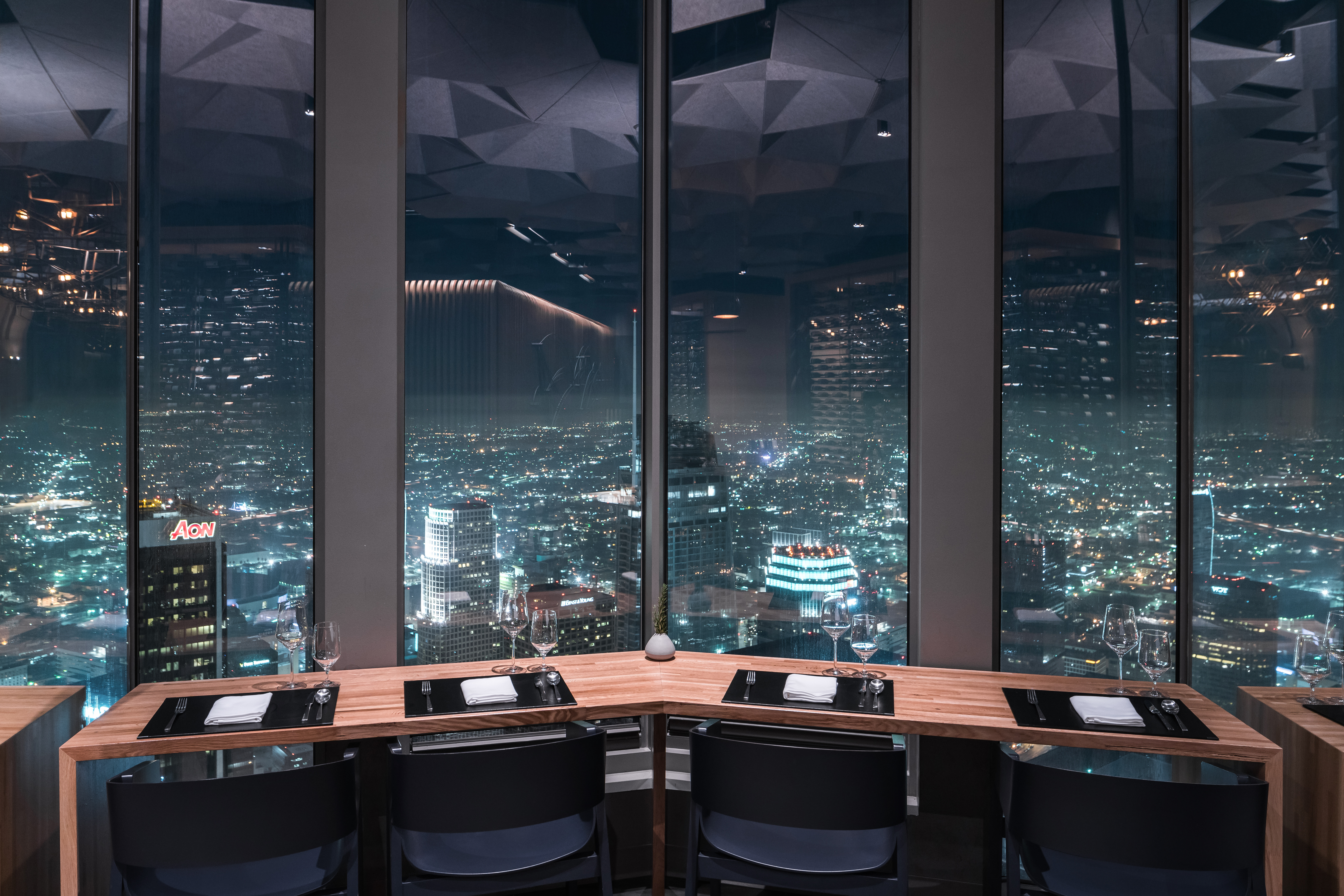 米国版 ロサンゼルス写真集　ABOVE LOS ANGELES Gallery - 71Above - Fine Dining Restaurant in CA