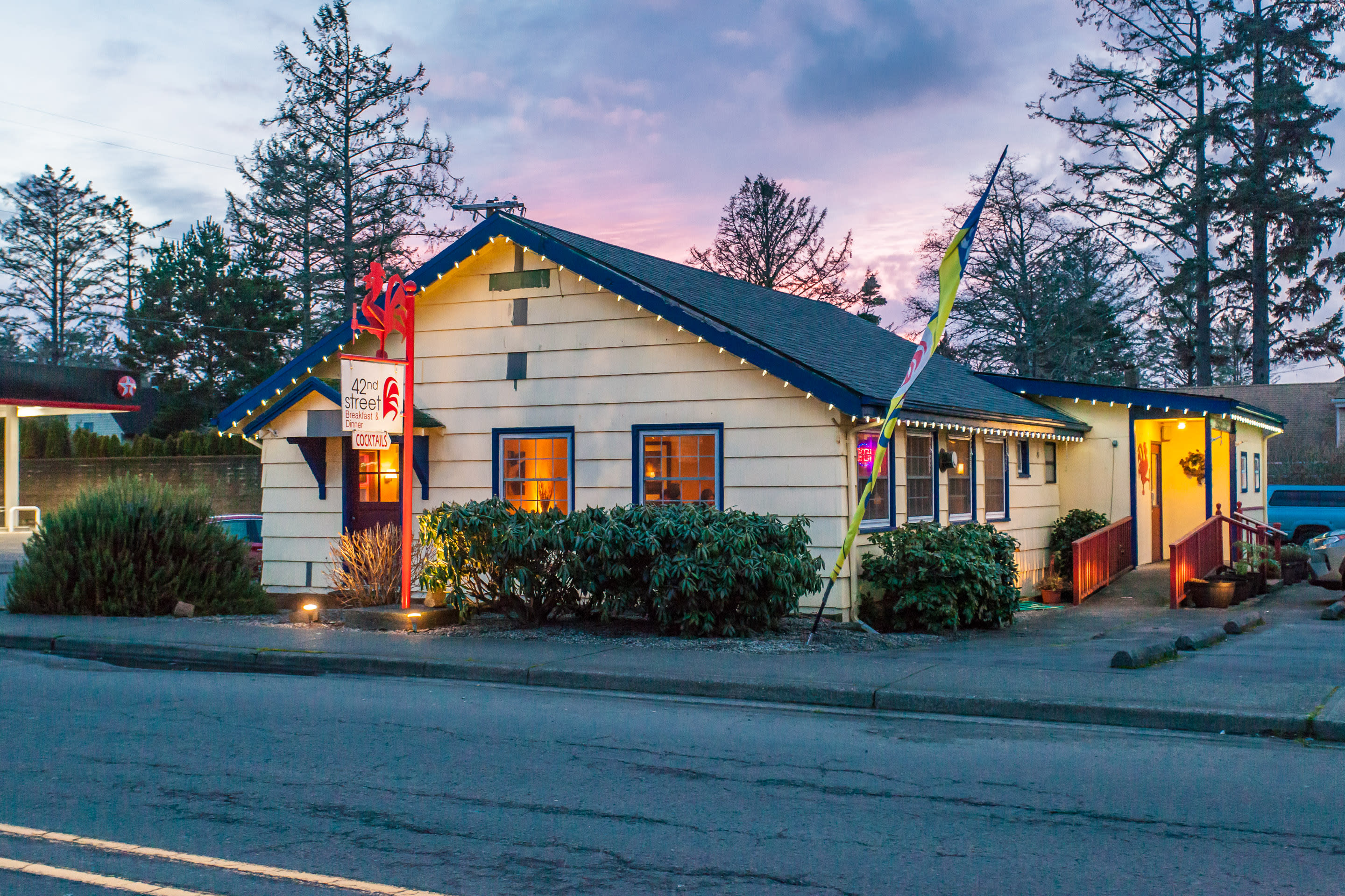 About - 42nd Street Cafe and Bistro - American Restaurant in ...