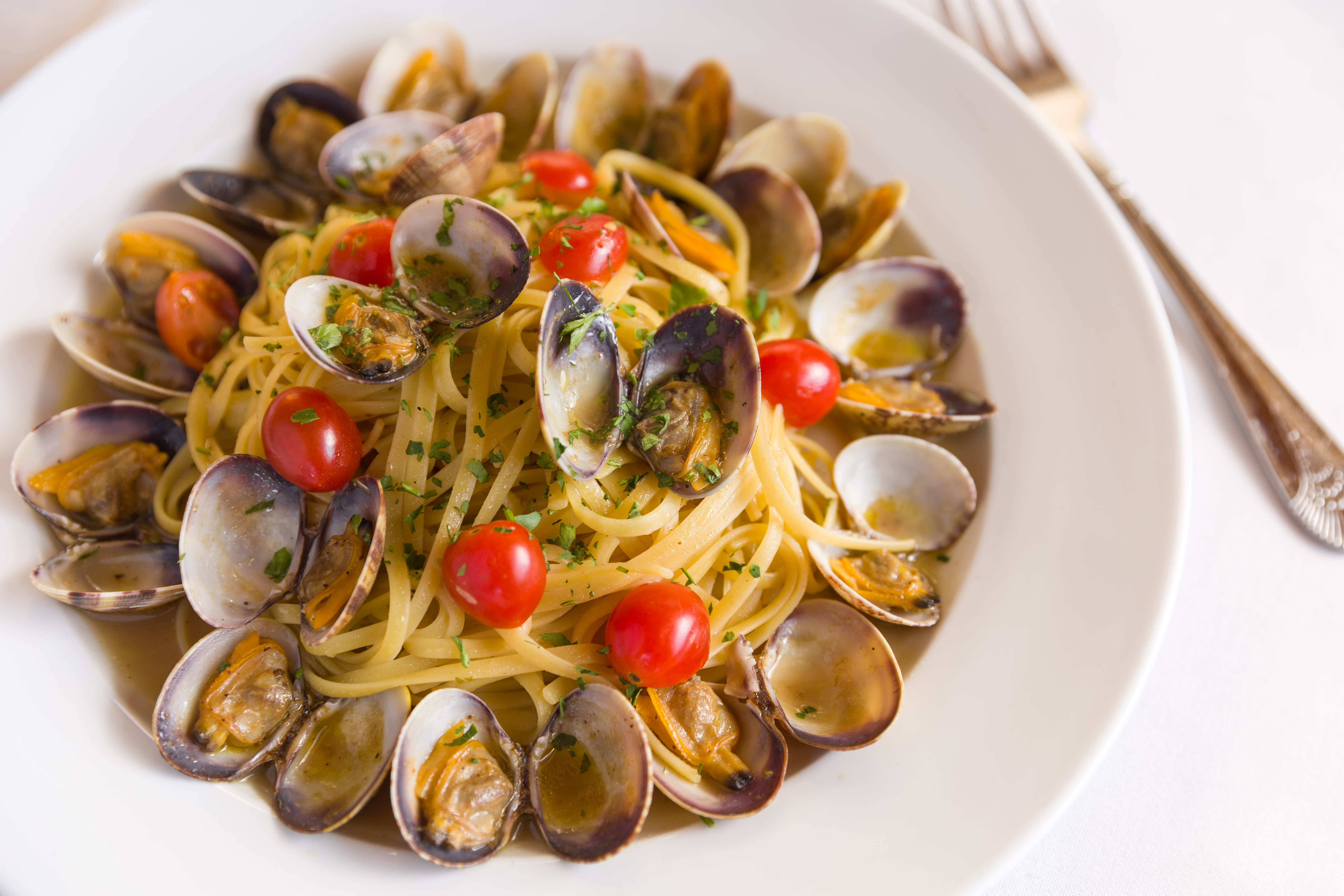 Featured image of post Steps to Make Vongole Pasta In White Wine Sauce