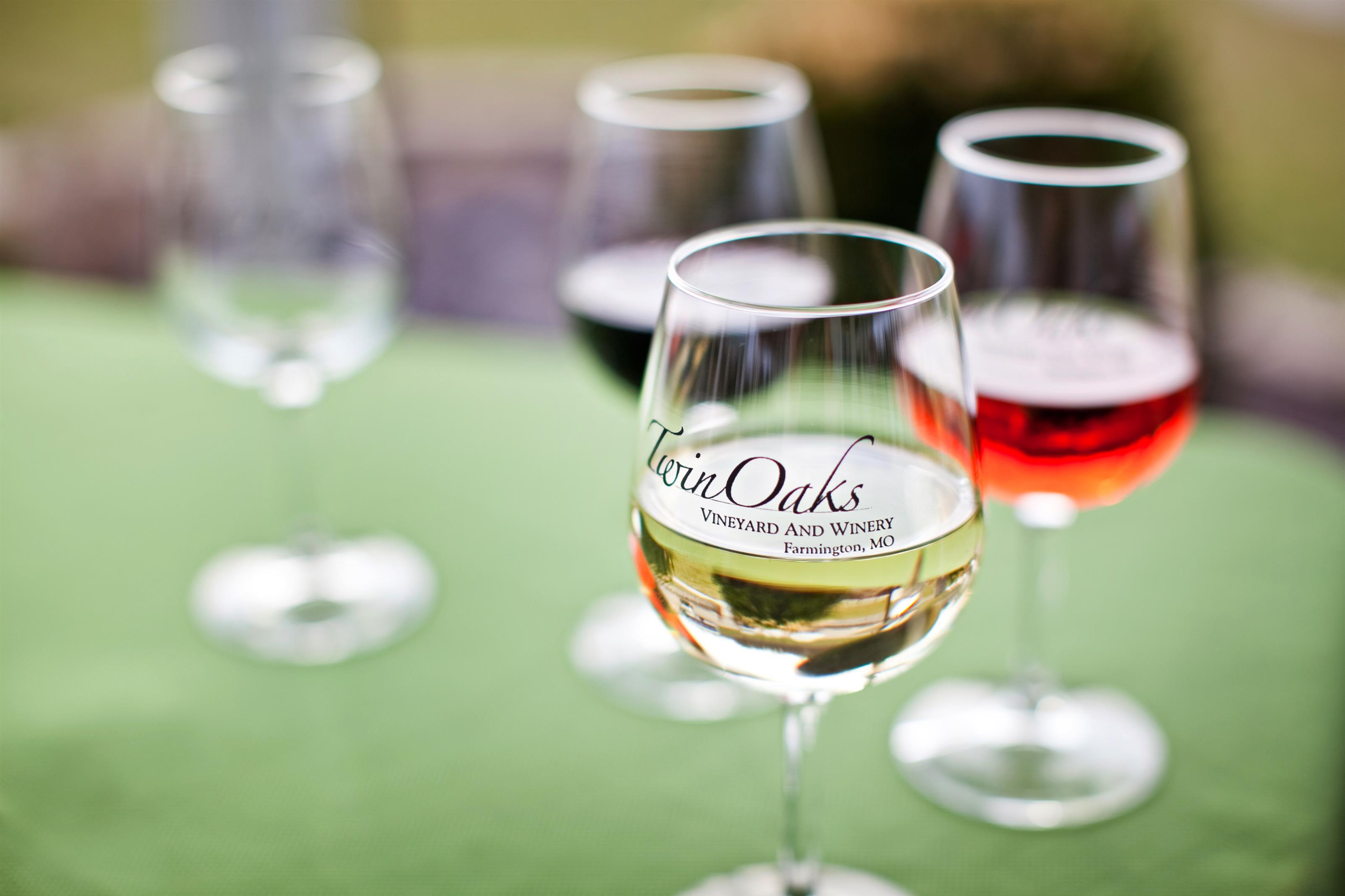 Twin oaks outlet wine